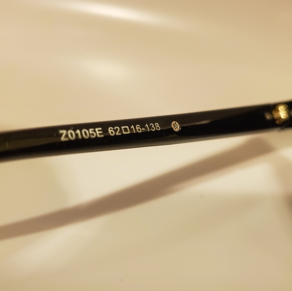 Sunglasses Louis Vuitton - Picture 6 of 8